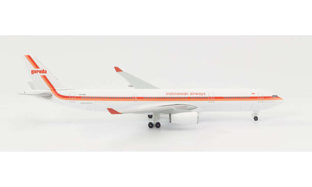1/500 Garuda Indonesia Airbus A330-300 70th Anniversary - Retro Colours