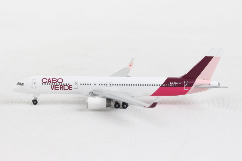 1/500 Cabo Verde Airlines Boeing 757-200 - Island of Santiago Colours - D4-CCG  - Baia de Tarrafa