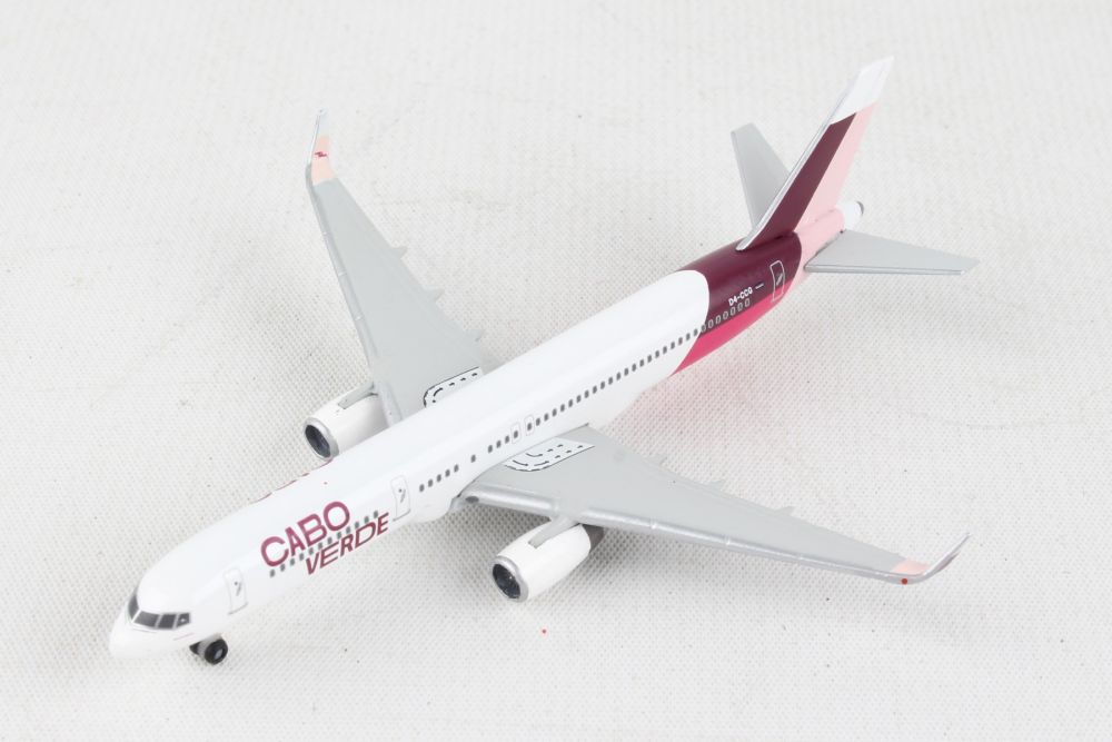 1/500 Cabo Verde Airlines Boeing 757-200 - Island of Santiago Colours - D4-CCG  - Baia de Tarrafa