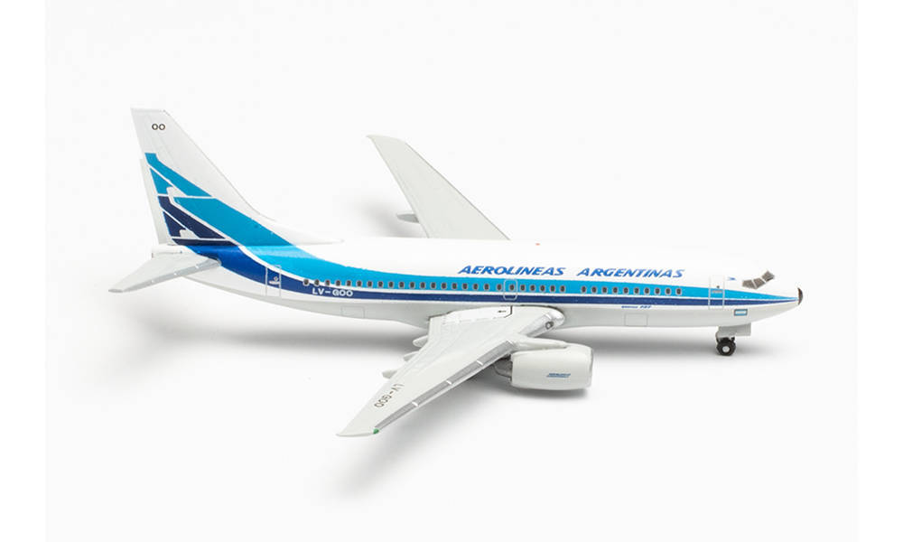 Aerolineas Argentinas Boeing 737-700 - 70th Anniversary Retro livery