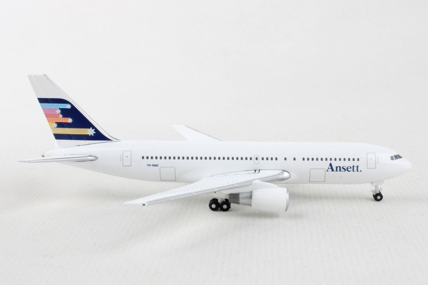 1/500 Ansett Airlines Boeing 767-200 'Southern Cross' Livery