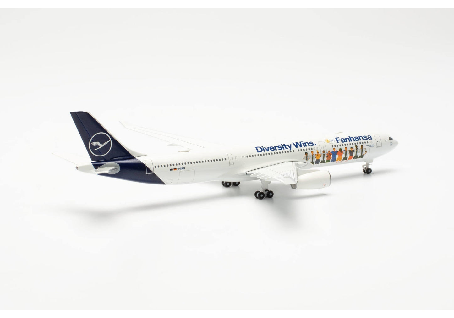 1/500 Lufthansa Airbus A330-300 "Fanhansa - Diversity Wins"