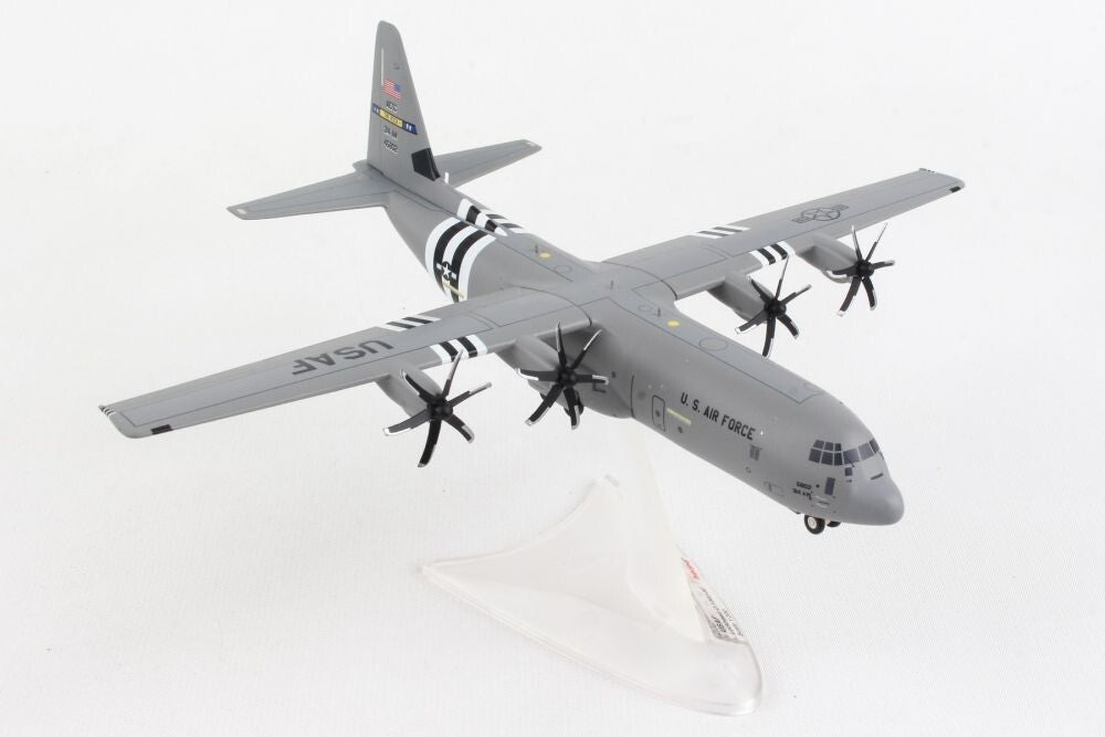 1/200 U.S.A.F.C-130J-30 SuperHercules