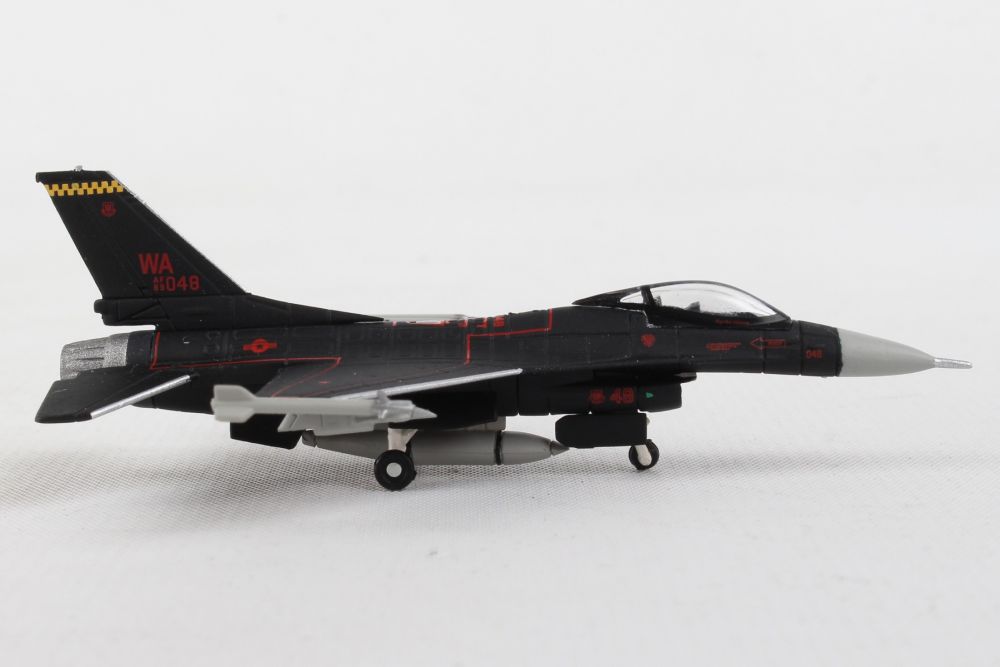 1/200 US Air Force Lockheed Martin F-16C Fighting Falcon - 64th Aggressor Squadron Nellis Air Base I