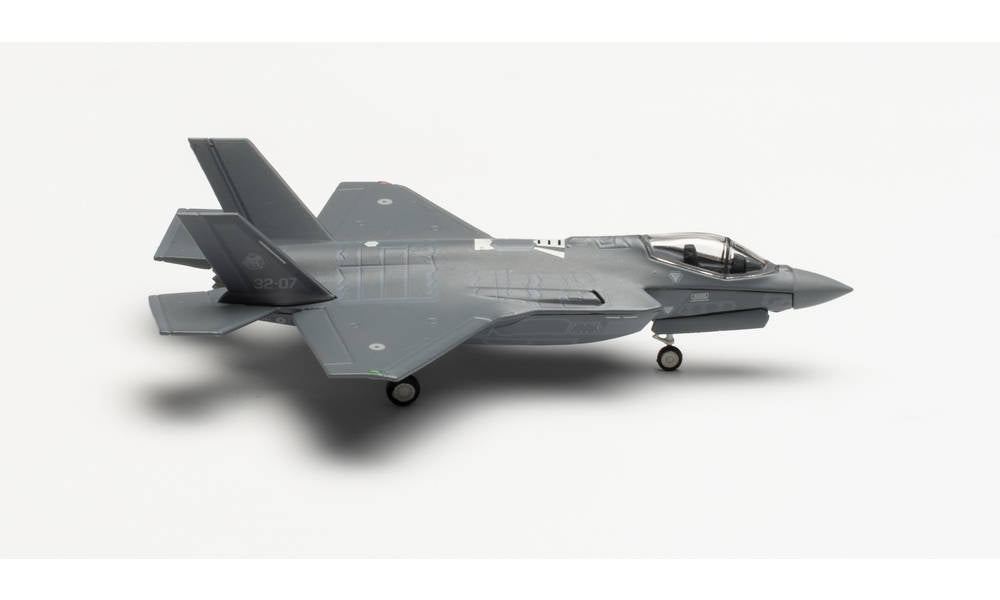 1/200 Italian Air Force Lockheed Martin F-35A Lightning II 32 Stormo (Wing) 100TH Anniversary 13 Gru