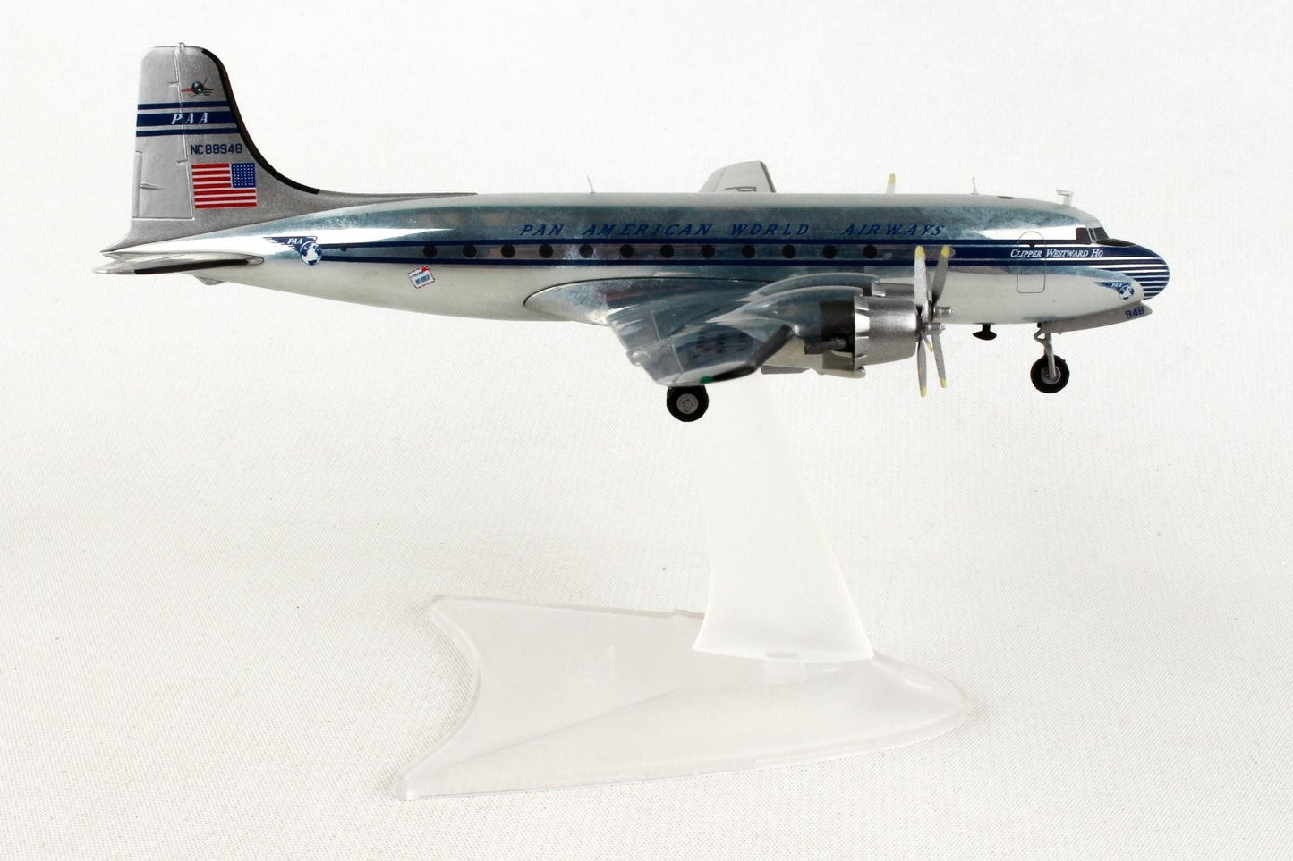 Herpa 1/200 Pan American World Airways Douglas DC-4   NC88948  Clipper Westward Ho