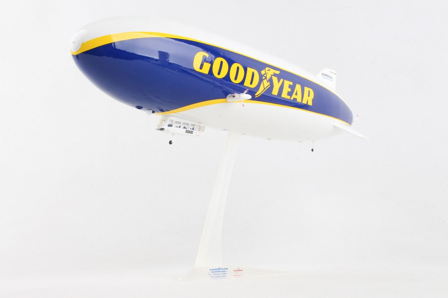 1/200 Goodyear Zeppelin NT