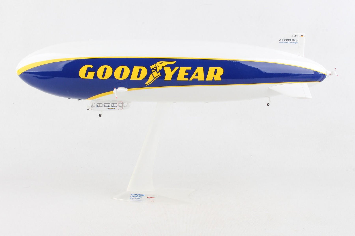 1/200 Goodyear Zeppelin NT