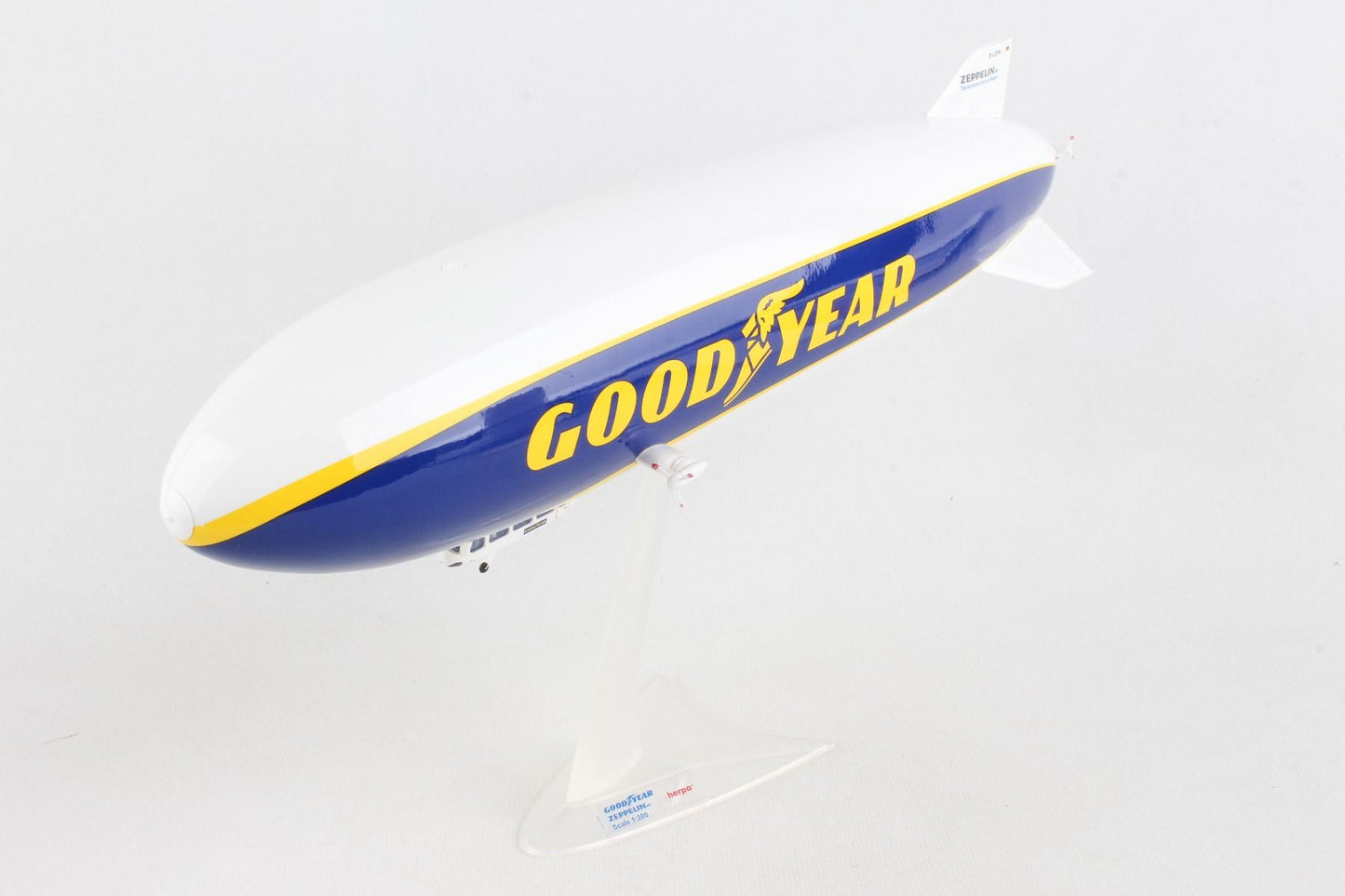 1/200 Goodyear Zeppelin NT