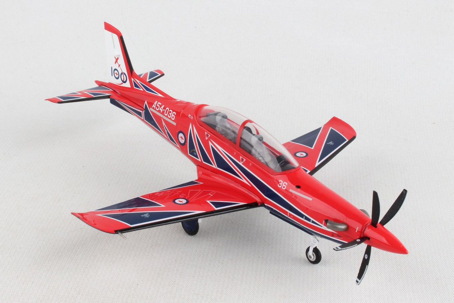 1/72 RAAF Pilatus PC-21 Roulettes Aerobatic Team RAAF 100 (Centenary Livery) A54-036