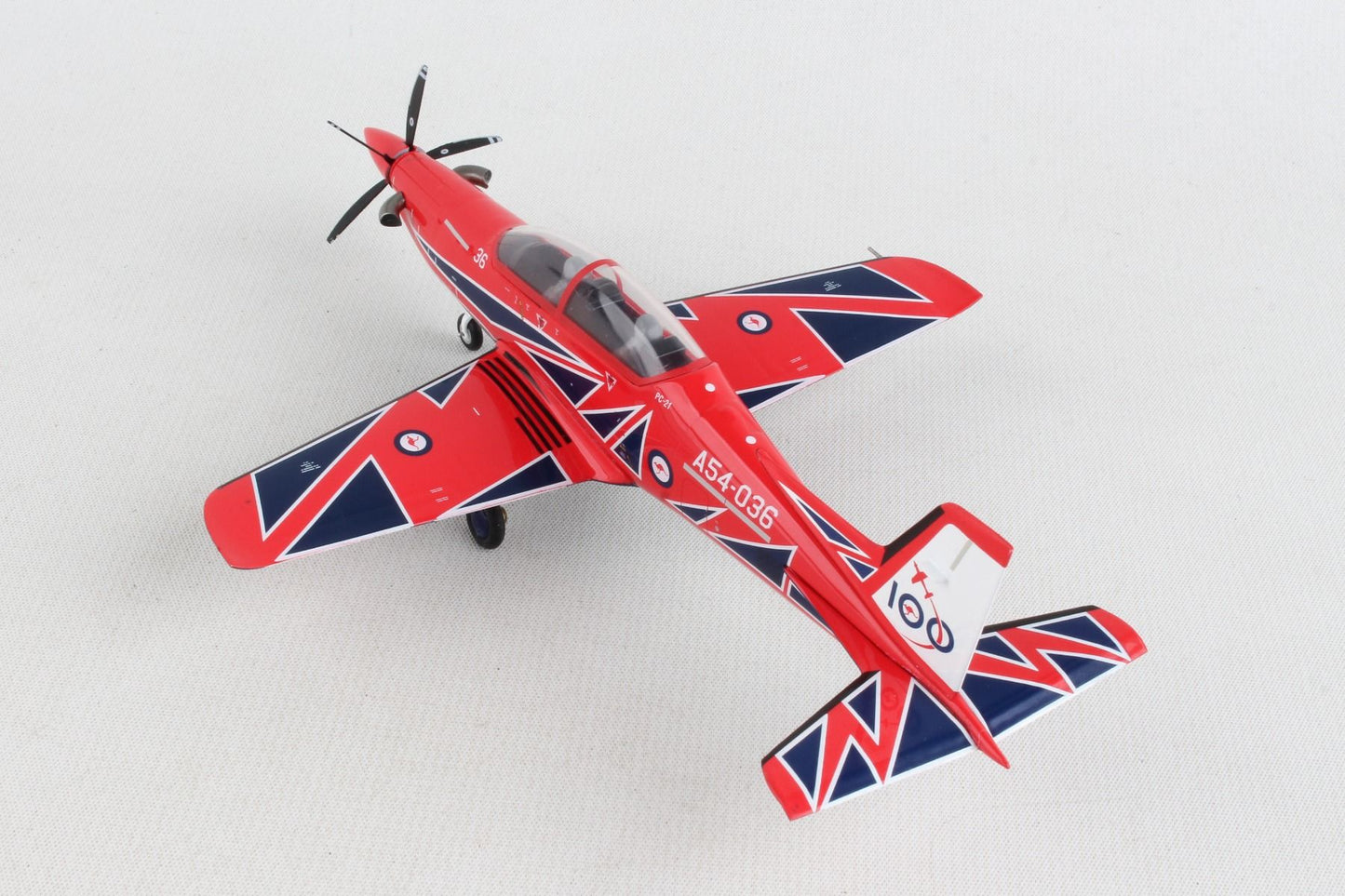 1/72 RAAF Pilatus PC-21 Roulettes Aerobatic Team RAAF 100 (Centenary Livery) A54-036