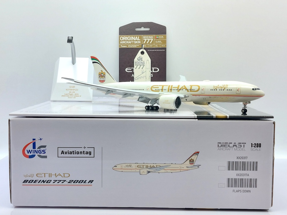 1/200 Etihad Airways B777-200LR A6-LRB (with Limited Edition Aviationtag)