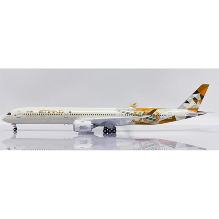 1/200 Etihad Airways A350-1000 A6-XWB "50 Years"