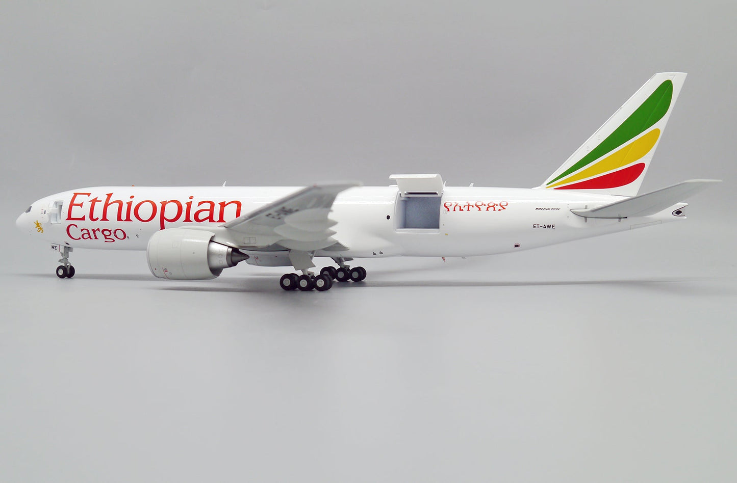 1/200 Ethiopian Cargo B777F ET-AWE (Interactive Series)