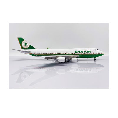 EVA Air B747-400 B-16411 (with Limited Edition Aviation Tag) (Flaps Down)