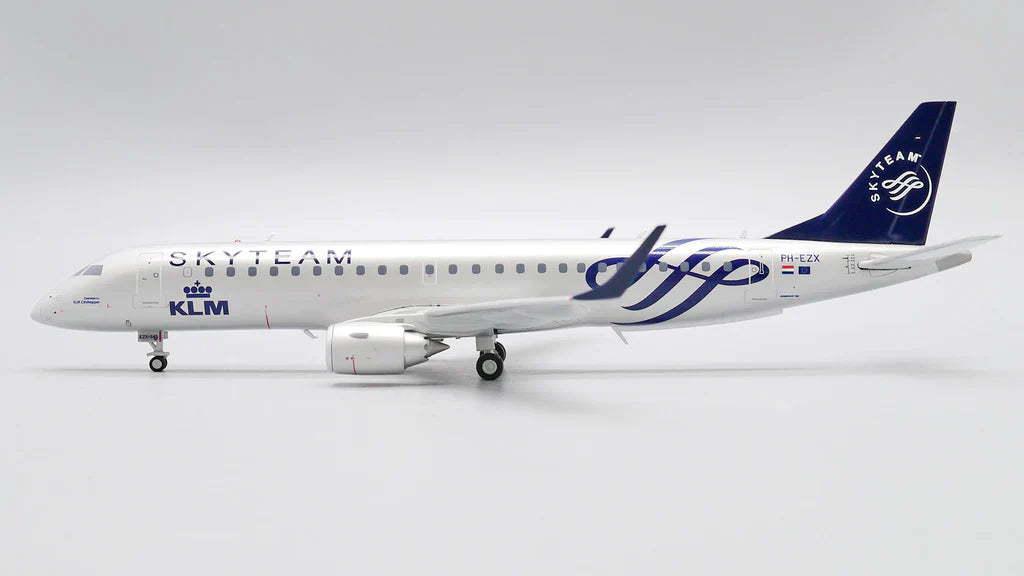 1/200 KLM Cityhopper Embracer 190 PH-EZX Skyteam