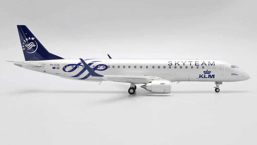 1/200 KLM Cityhopper Embracer 190 PH-EZX Skyteam