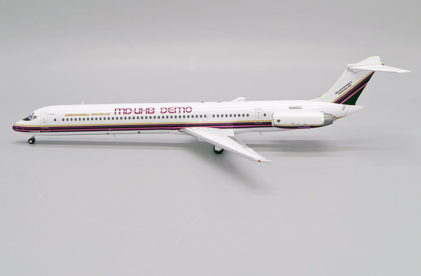 1/200 House Color MD-81 N980DC