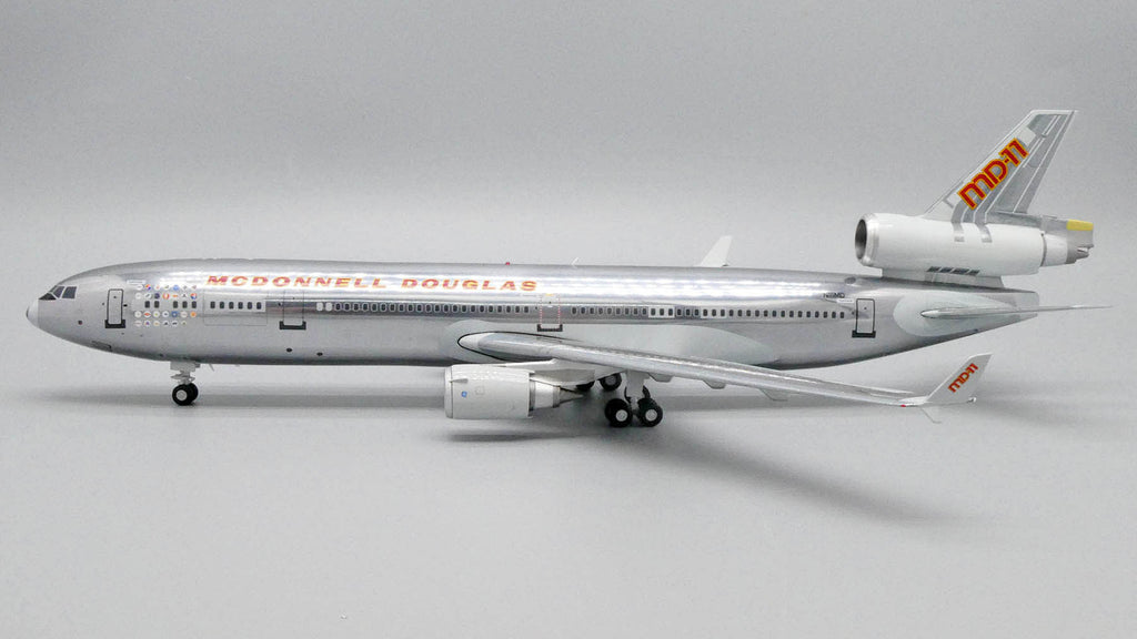 1/200 House Color MD-11 N111MD