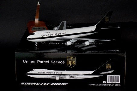 1/200 UPS B747-200F N523UP W/STAND