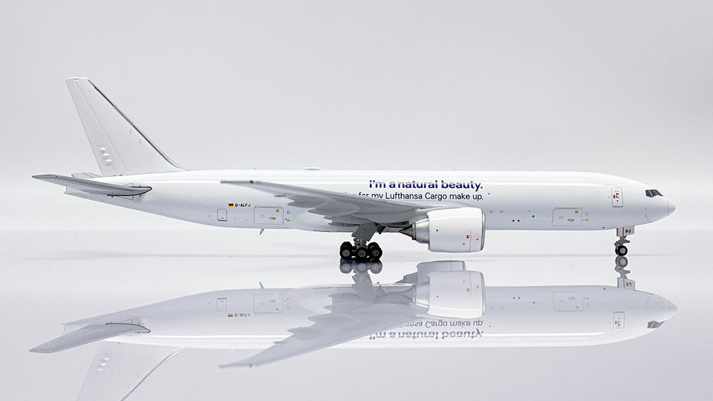 1/400 Lufthansa Cargo B777F Natural Beauty