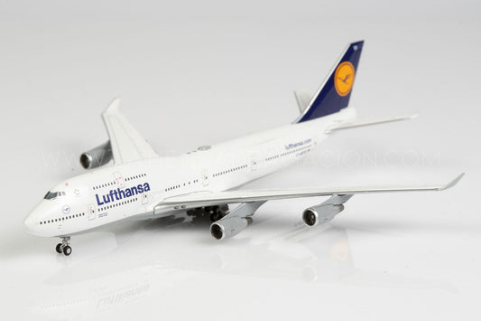 Lufthansa B747-400 D-ABTE (with Limited Edition Aviation Tag)