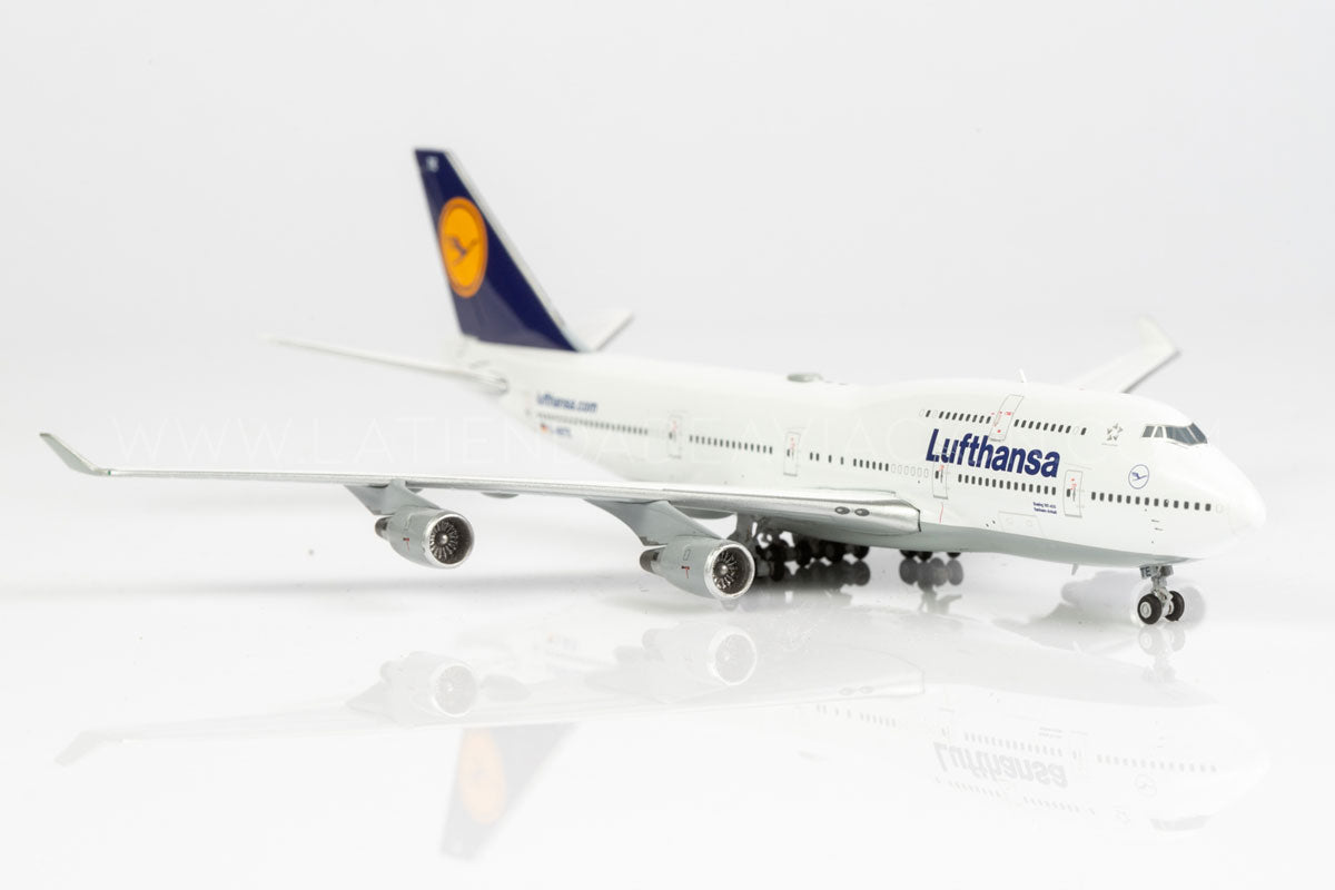 Lufthansa B747-400 D-ABTE (with Limited Edition Aviation Tag)