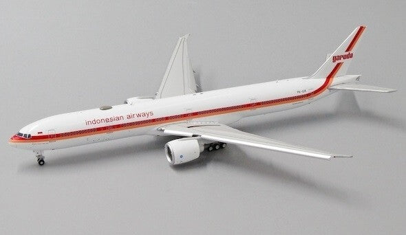 1/400 GARUDA INDONESIA B777-300ER 70s RETRO LIVERY FLAPS DOWN PK-GIK