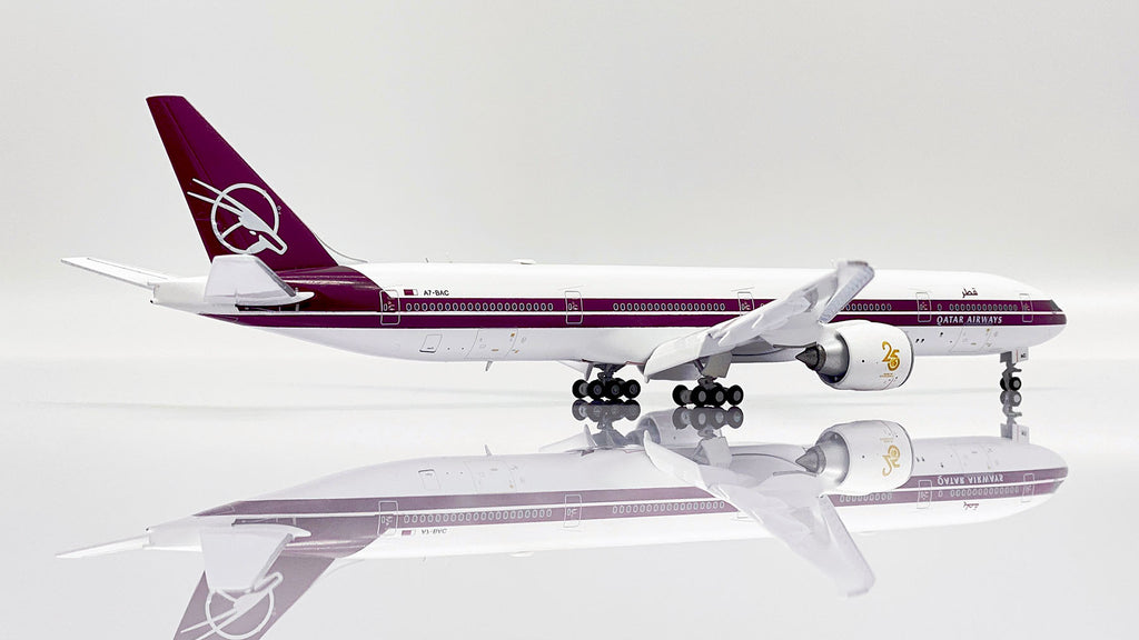 1/400 Qatar Airways B777-300ER A7-BAC 'Retro' (Flaps Down)