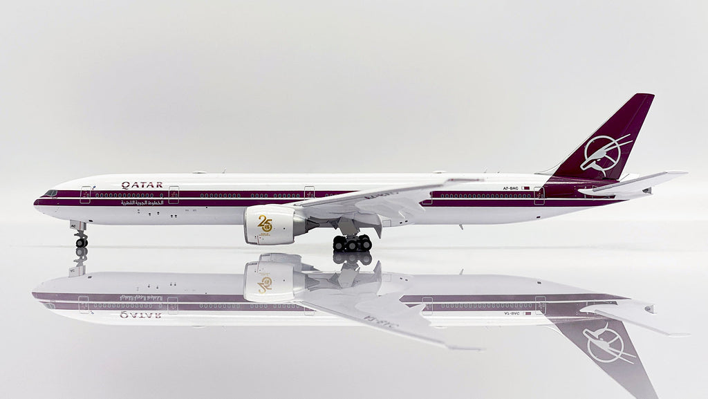 1/400 Qatar Airways B777-300ER A7-BAC 'Retro' (Flaps Down)