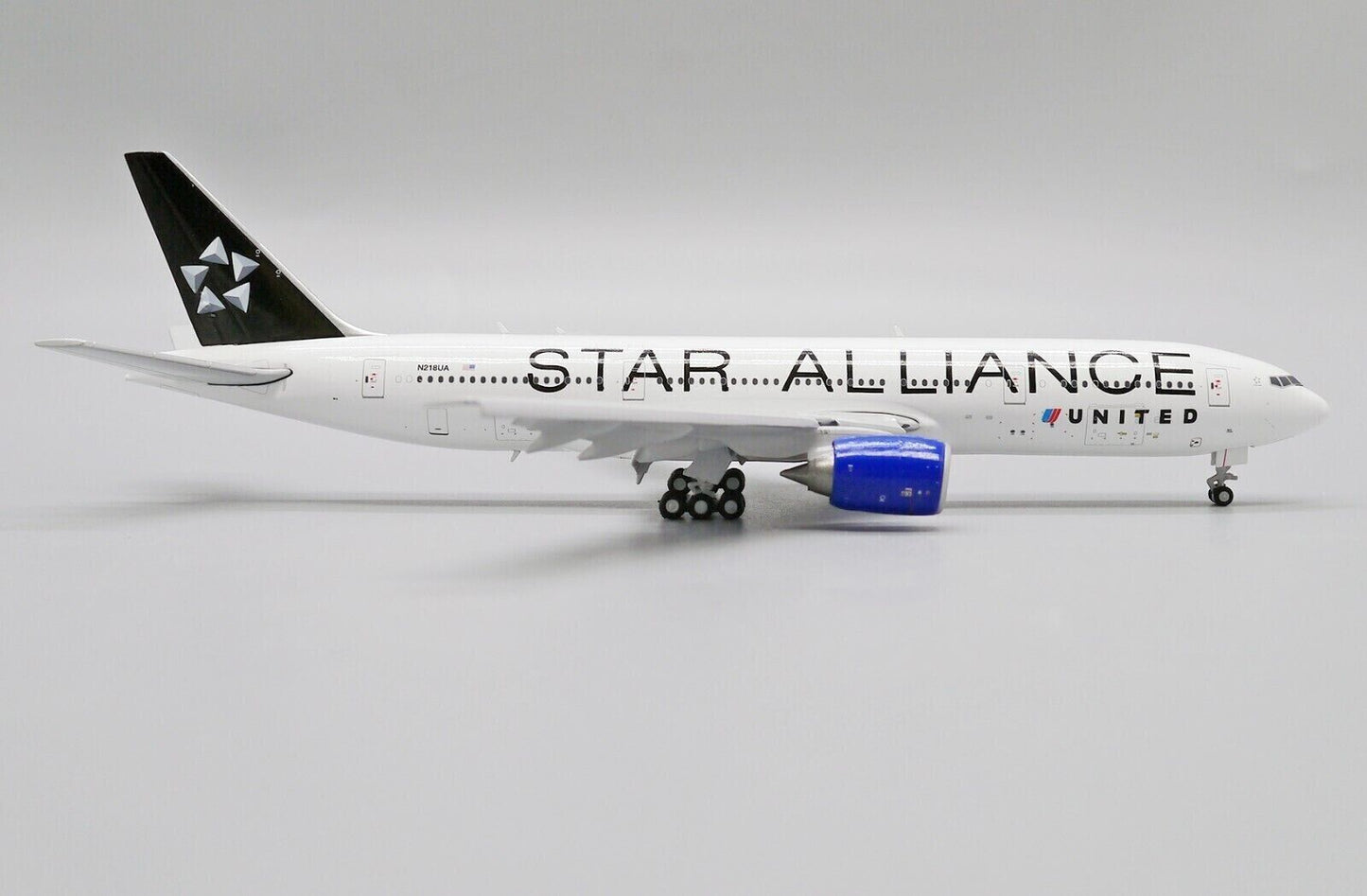 1/400 United Airlines B777-200ER N218UA 'Star Alliance' (Flaps Down)