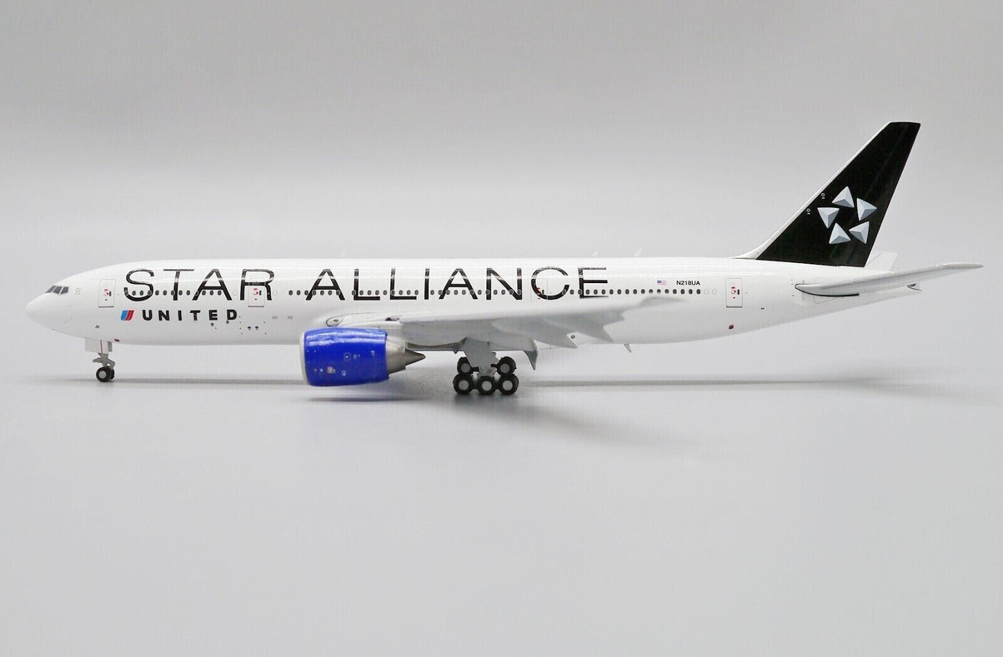 1/400 United Airlines B777-200ER N218UA 'Star Alliance' (Flaps Down)