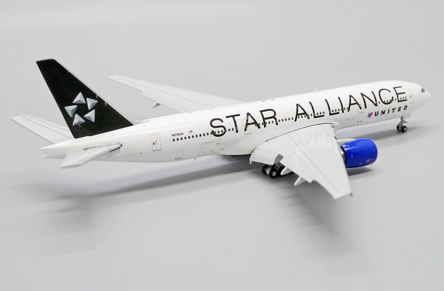 1/400 United Airlines B777-200ER N218UA 'Star Alliance' (Flaps Down)