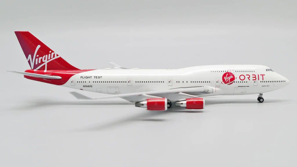 1/400 Virgin Orbit B747-400 N744VG with Wing-mounted Rocket