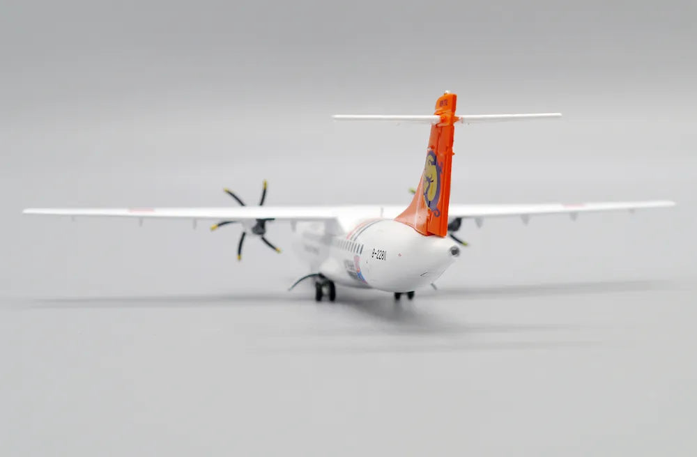 1/200 TransAsia Airways ATR72-500 "Kinmen Duty Free Street" Reg: B-22811 with Stand