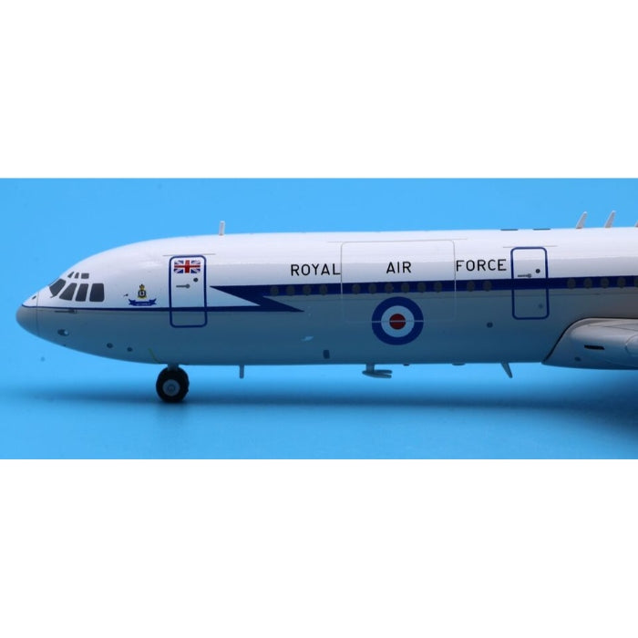 1/200 Royal Air Force Vickers VC10 C1K Reg: XV104 with Stand