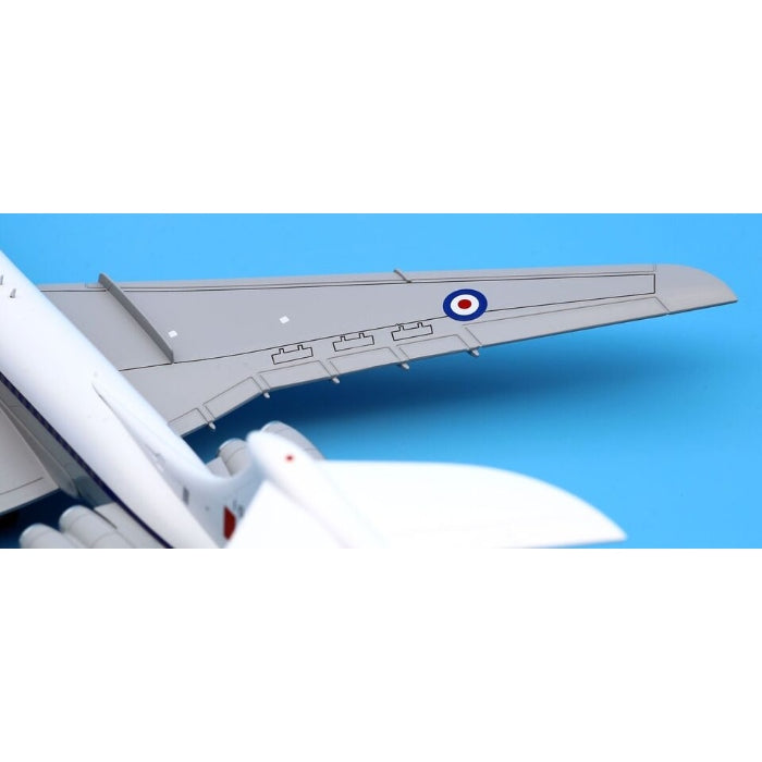 1/200 Royal Air Force Vickers VC10 C1K Reg: XV104 with Stand