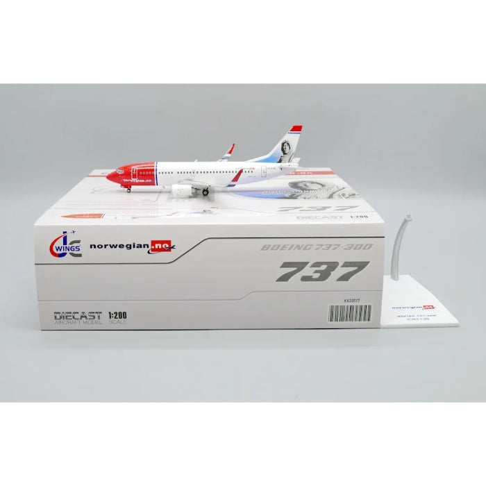 1/200 Norwegian Air Shuttle Boeing 737-300 "Roald Amundsen" Reg: LN-KHA with Stand