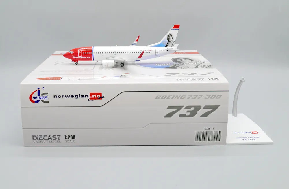 1/200 Norwegian Air Shuttle Boeing 737-300 "Roald Amundsen" Reg: LN-KHA with Stand