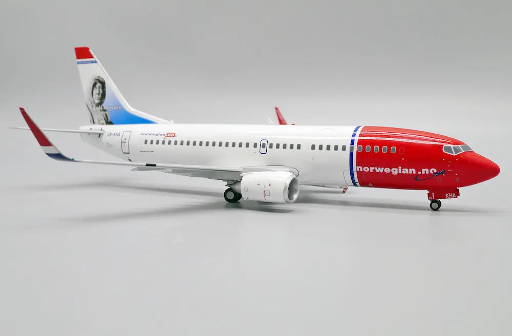 1/200 Norwegian Air Shuttle Boeing 737-300 "Roald Amundsen" Reg: LN-KHA with Stand