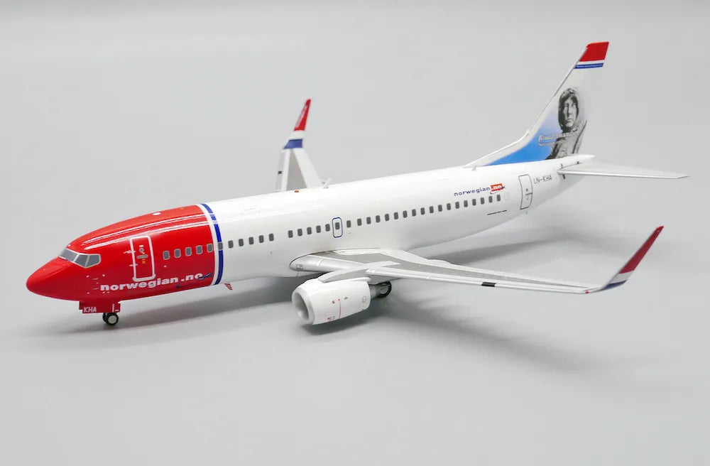 1/200 Norwegian Air Shuttle Boeing 737-300 "Roald Amundsen" Reg: LN-KHA with Stand