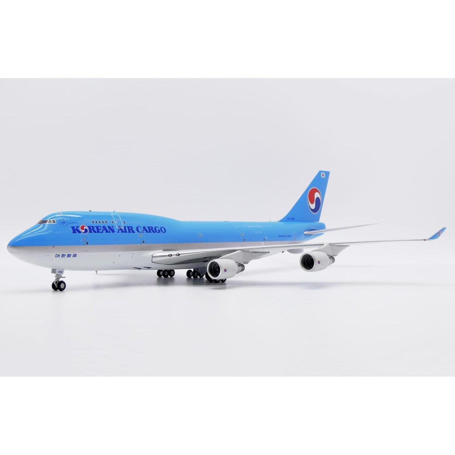 1/200 Korean Air Cargo Boeing 747-400BCF Reg: HL7486 with Stand