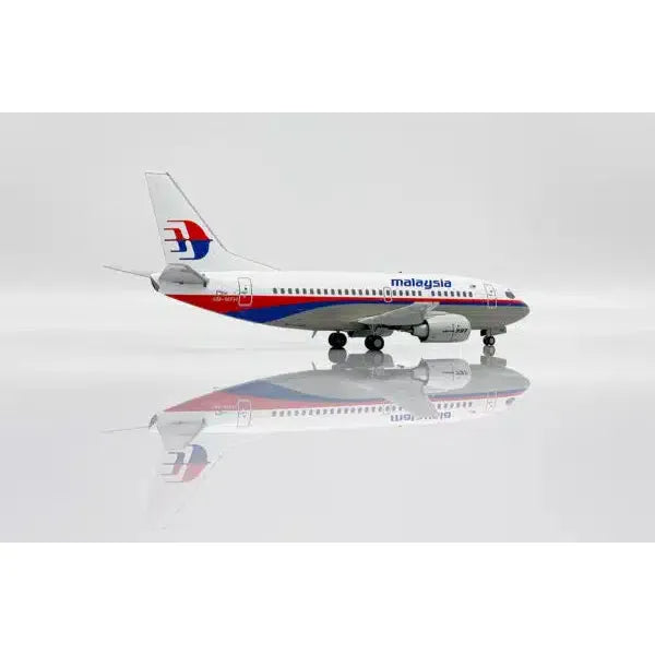 1/200 Malaysia Airlines Boeing 737-500 Reg: 9M-MFH with Stand