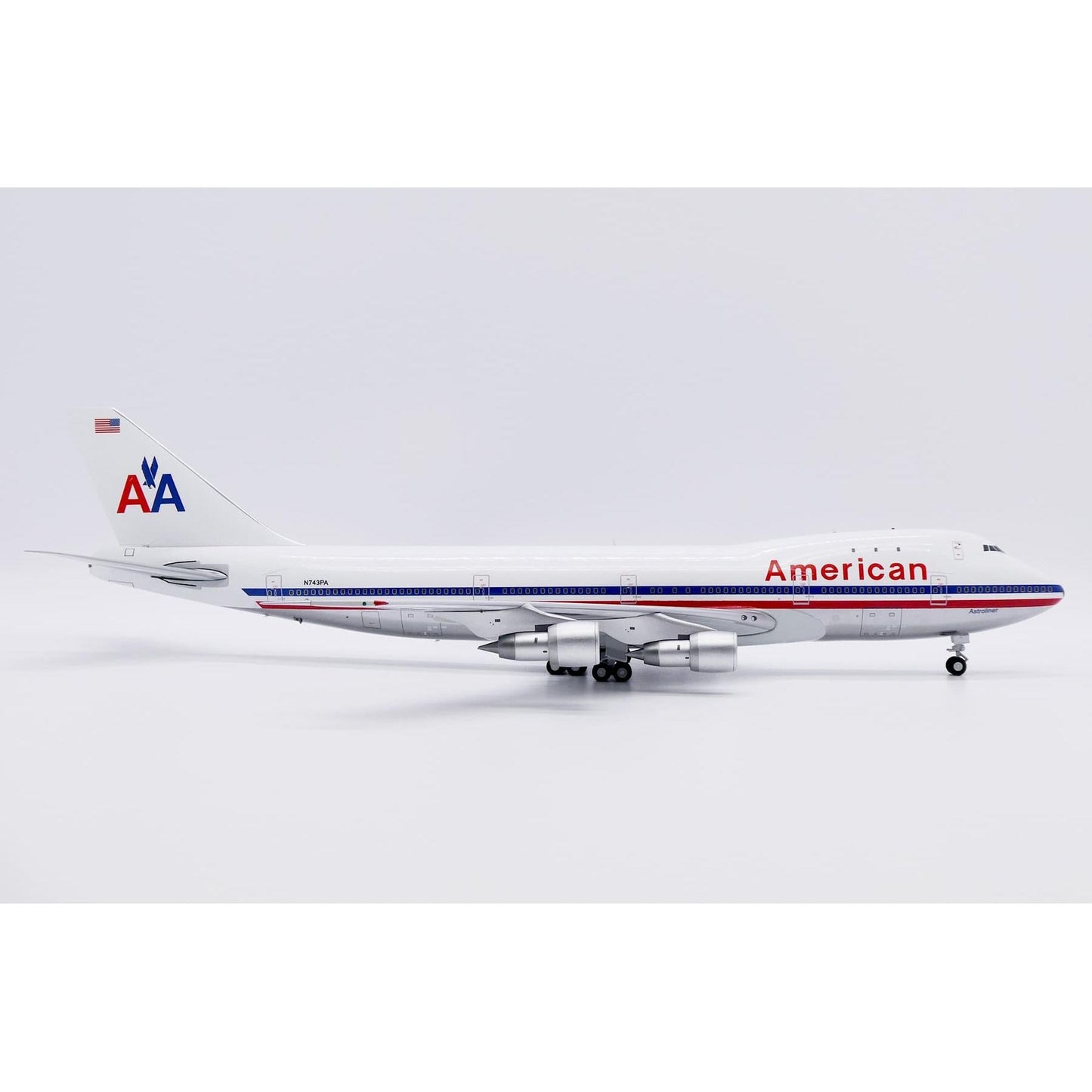 1/200 American Airlines Boeing 747-100 "White+Polished" Reg: N743PA with Stand