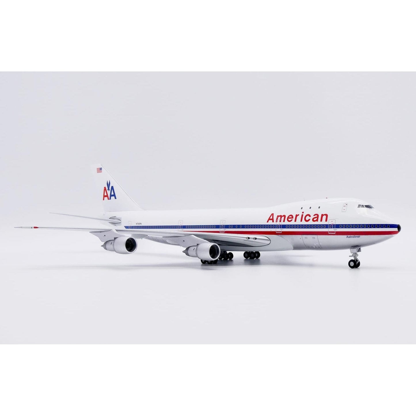 1/200 American Airlines Boeing 747-100 "White+Polished" Reg: N743PA with Stand