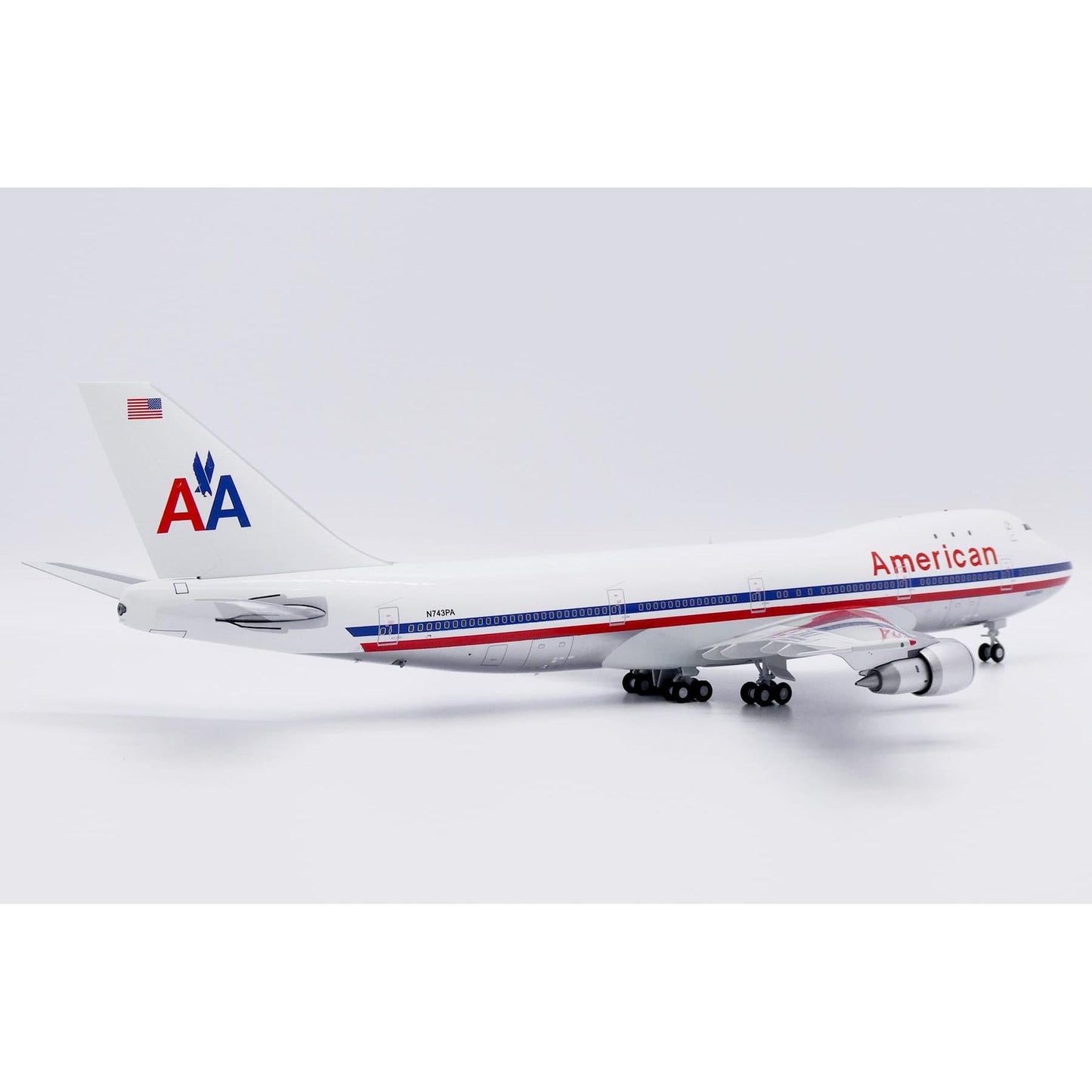 1/200 American Airlines Boeing 747-100 "White+Polished" Reg: N743PA with Stand