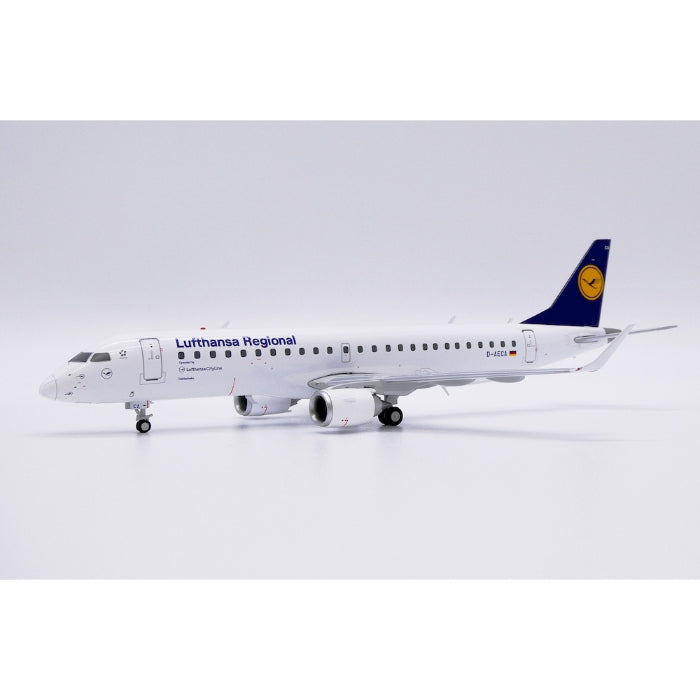 1/200 Lufthansa Regional Embraer ERJ-190LR Reg: D-AECA with Stand