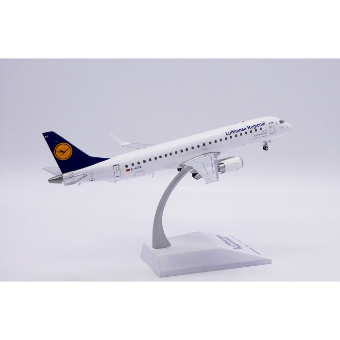 1/200 Lufthansa Regional Embraer ERJ-190LR Reg: D-AECA with Stand