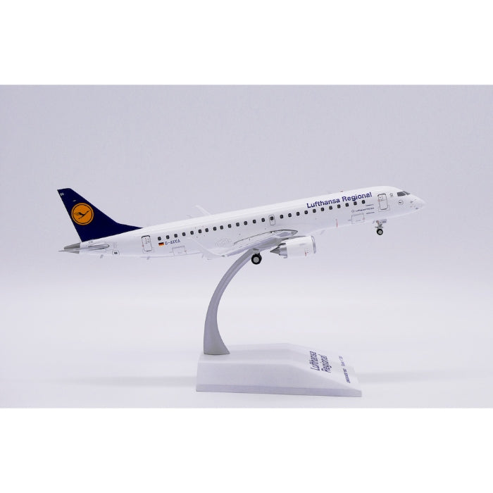 1/200 Lufthansa Regional Embraer ERJ-190LR Reg: D-AECA with Stand