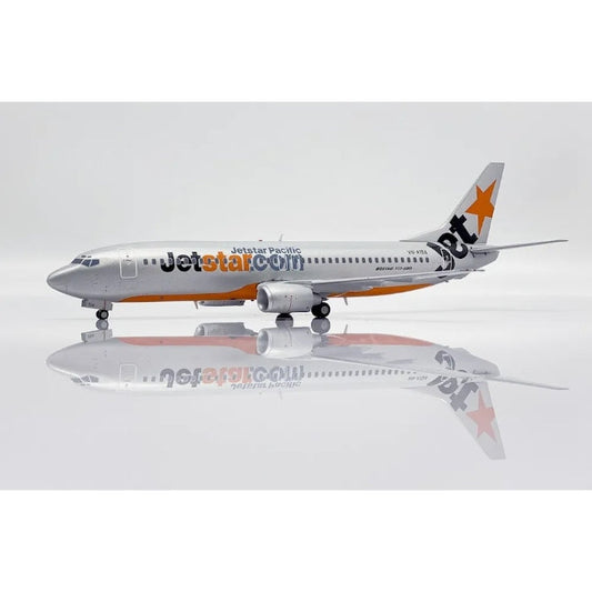 1/200 Jetstar Pacific Boeing 737-400 Reg: VN-A194 with Stand